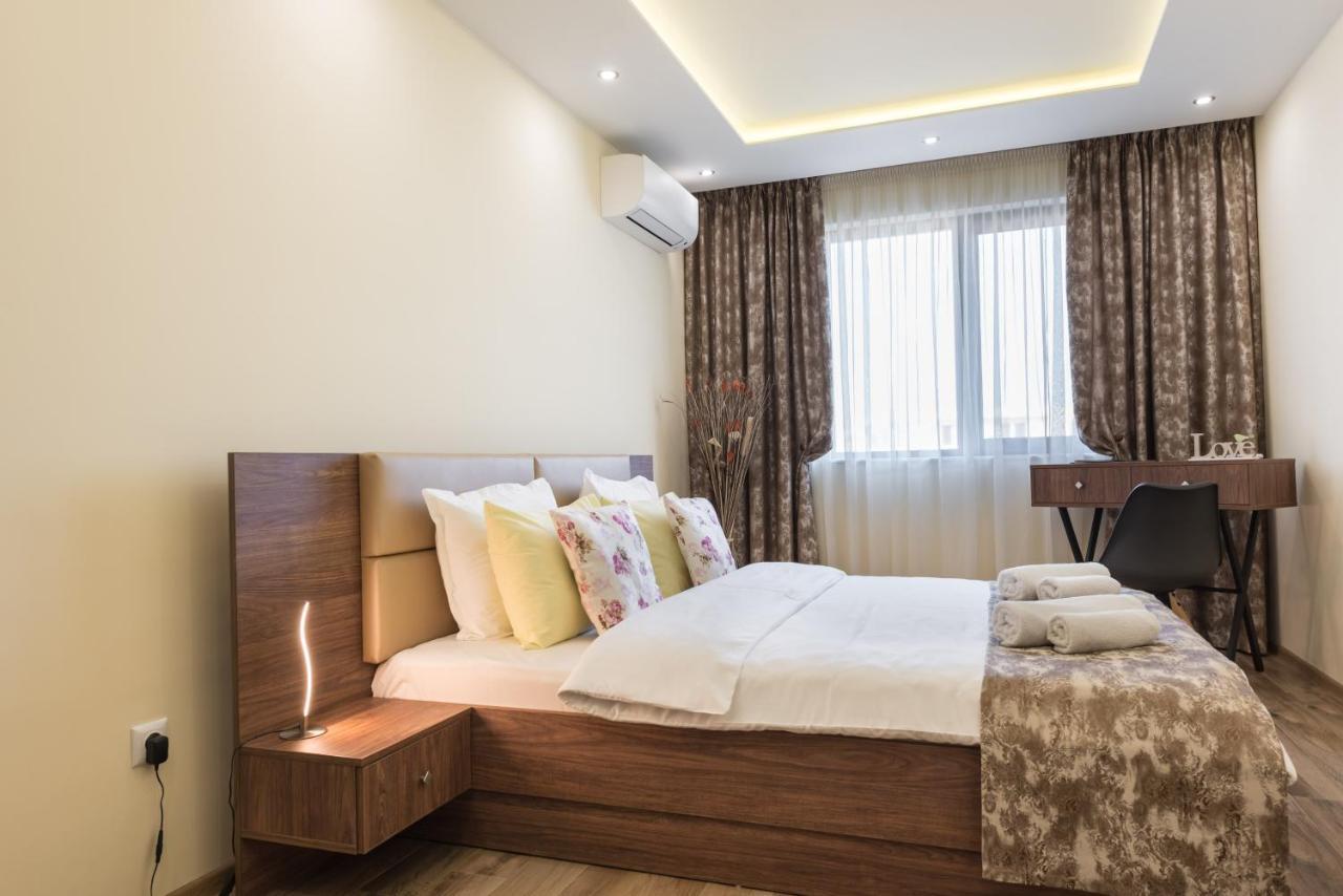 Apartments Cats Varna Exterior photo