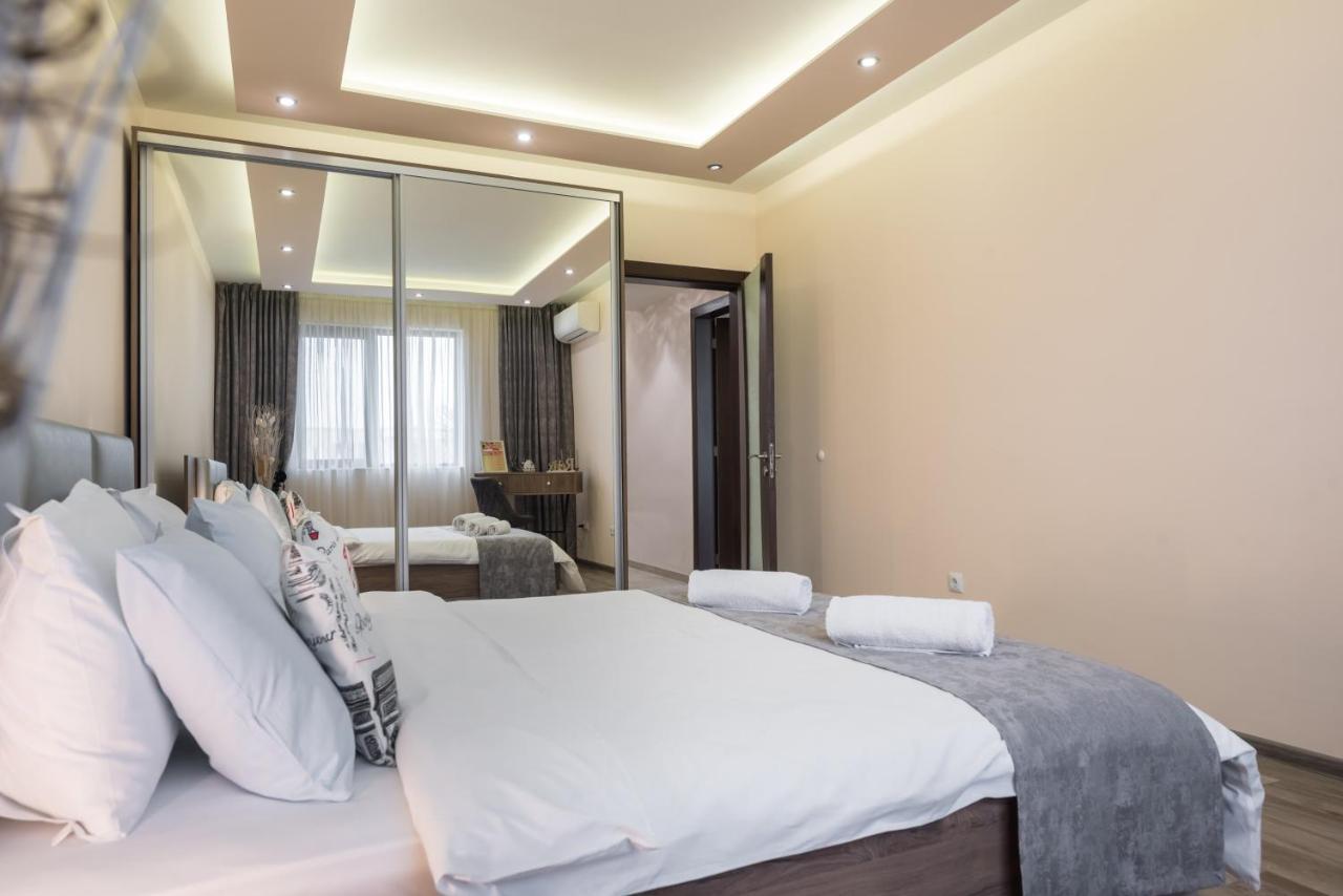 Apartments Cats Varna Exterior photo