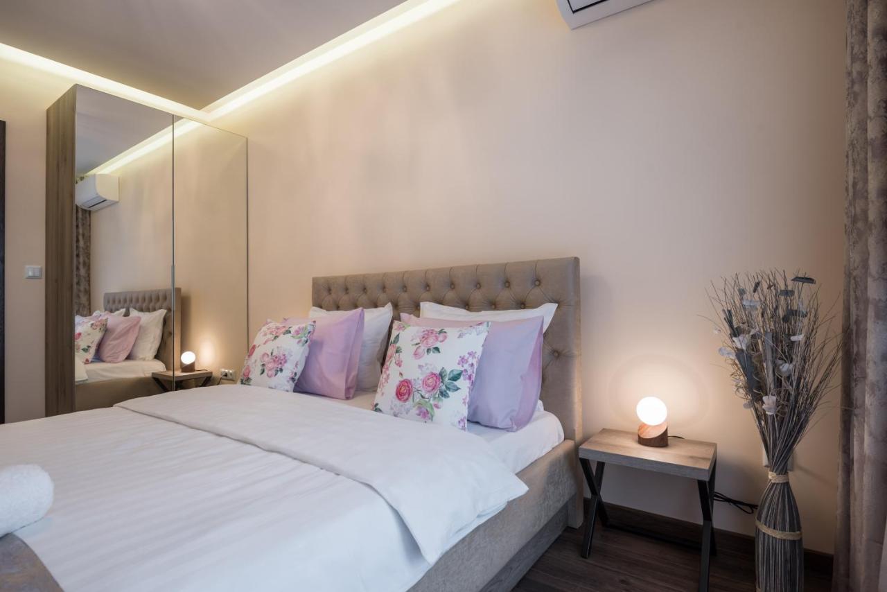 Apartments Cats Varna Exterior photo