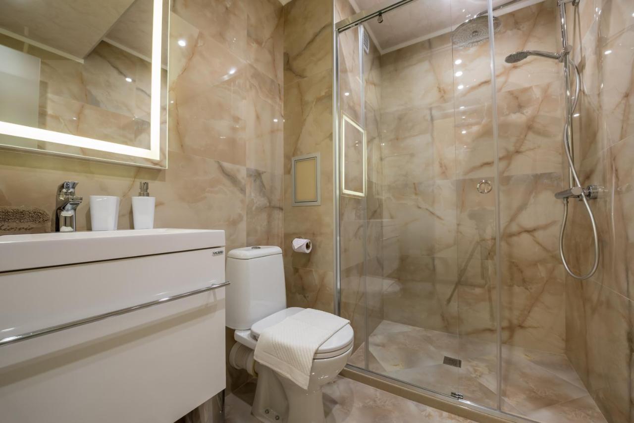 Apartments Cats Varna Exterior photo