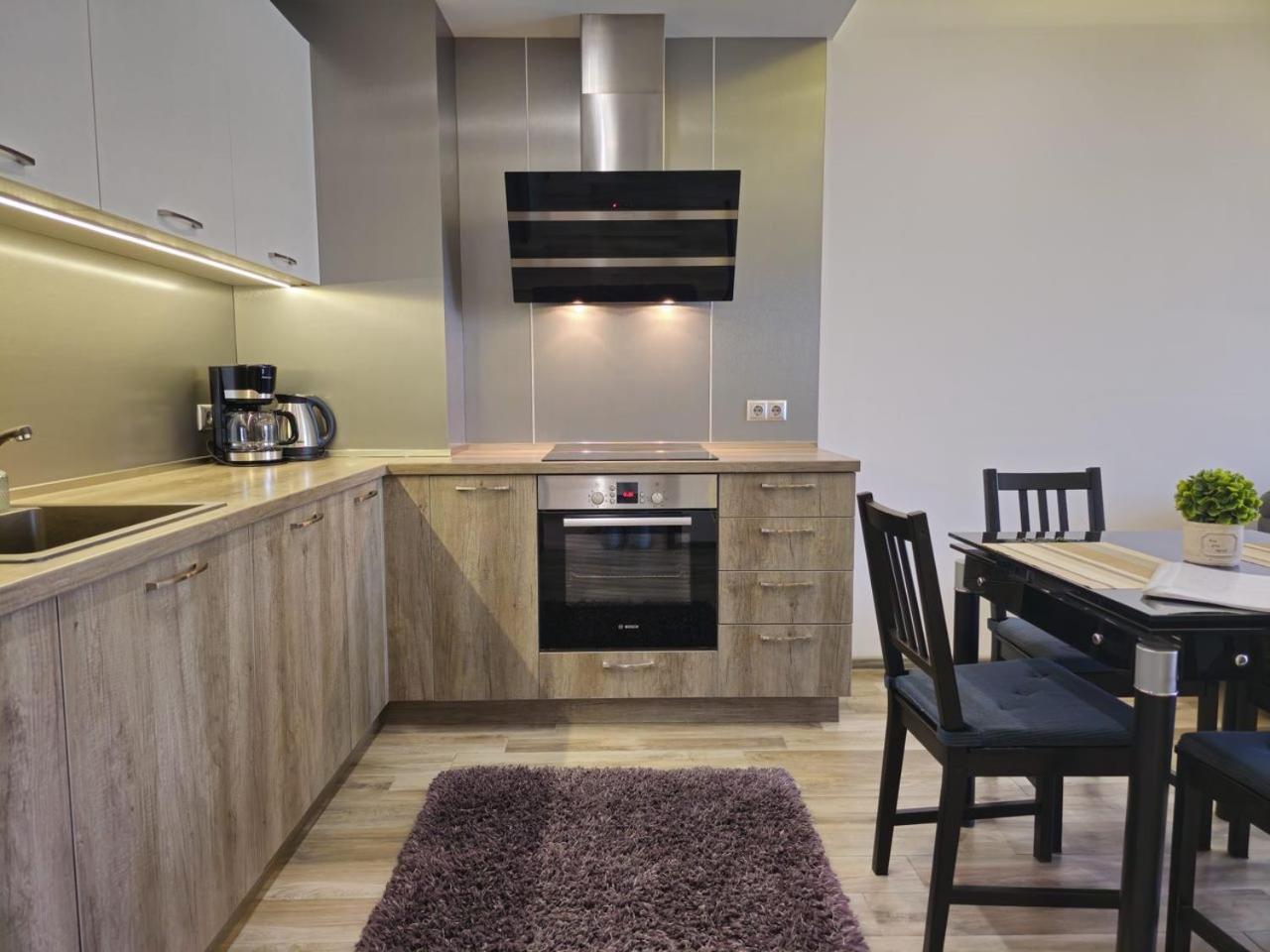Apartments Cats Varna Exterior photo
