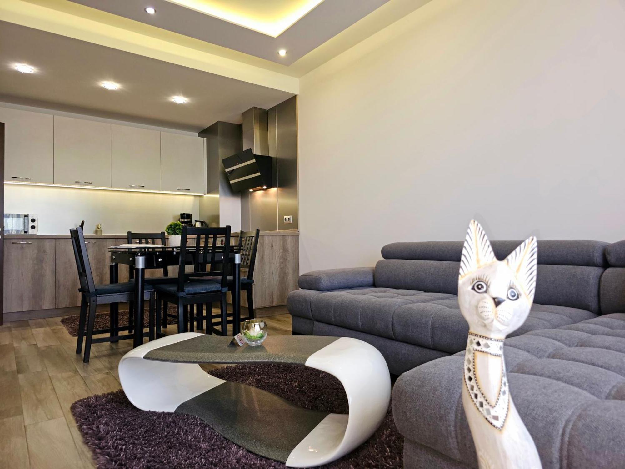 Apartments Cats Varna Exterior photo