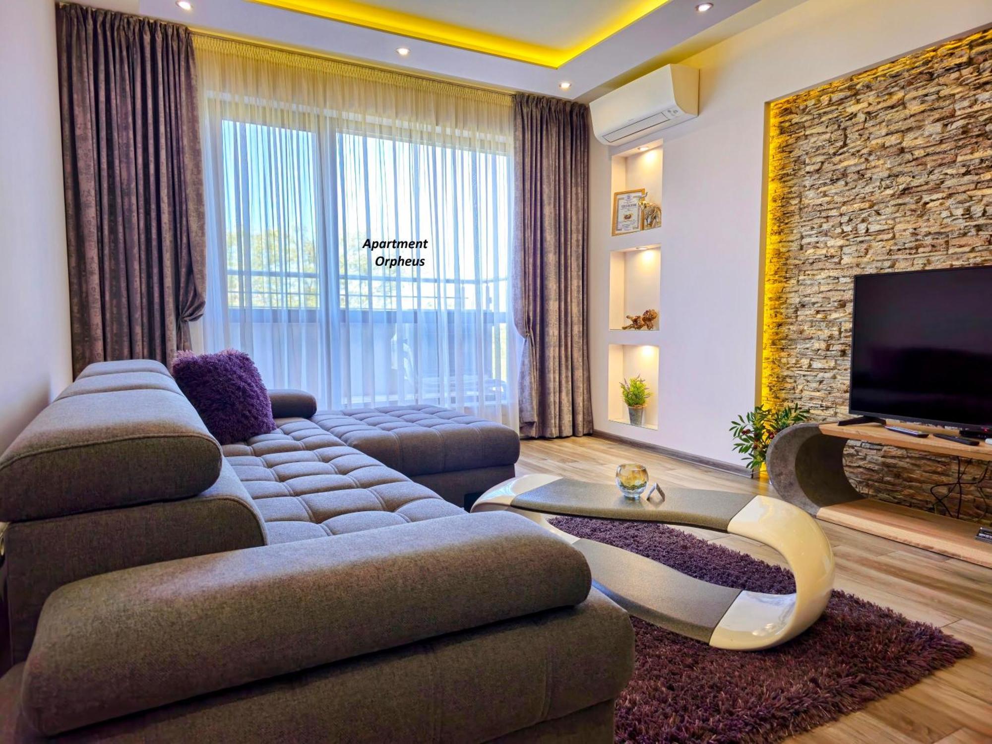 Apartments Cats Varna Exterior photo